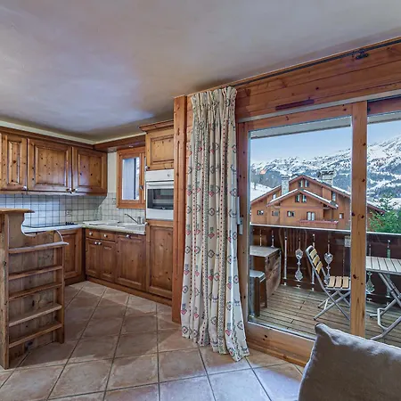 Apartment Duplex Lumineux A Meribel Avec Cheminee, Terrasse Et Acces Aux Pistes - Fr-1-566-31