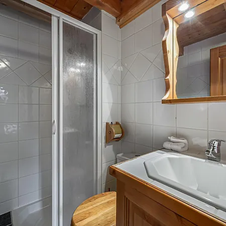 Apartment Duplex Lumineux A Meribel Avec Cheminee, Terrasse Et Acces Aux Pistes - Fr-1-566-31 Les Allues