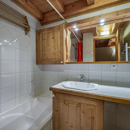 Duplex Lumineux A Meribel Avec Cheminee, Terrasse Et Acces Aux Pistes - Fr-1-566-31 * Les Allues